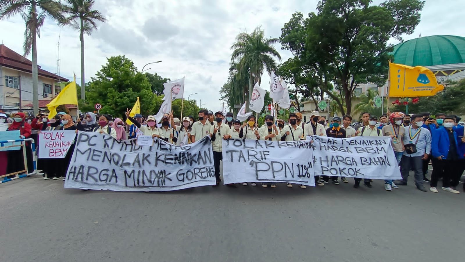 podiumnews.com-KMHDI dan Cipayung Plus Demo DPRD Metro Tuntut Lima Hal